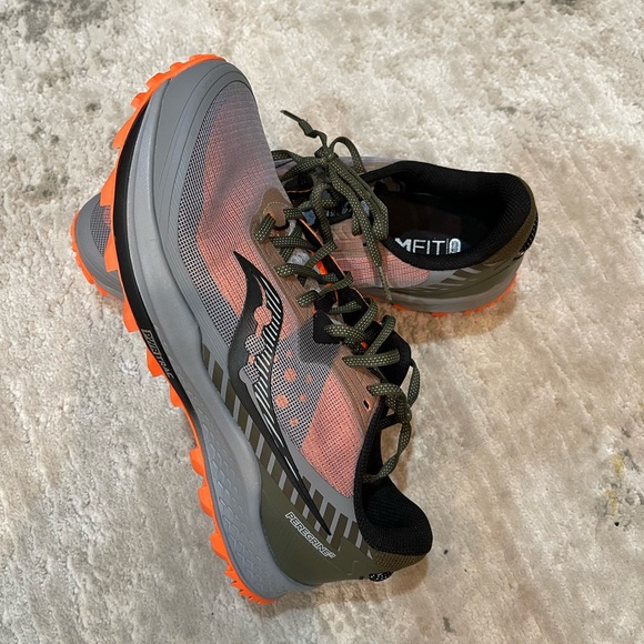 Sauconys never worn outside! Great shape! - Picture 6 of 6